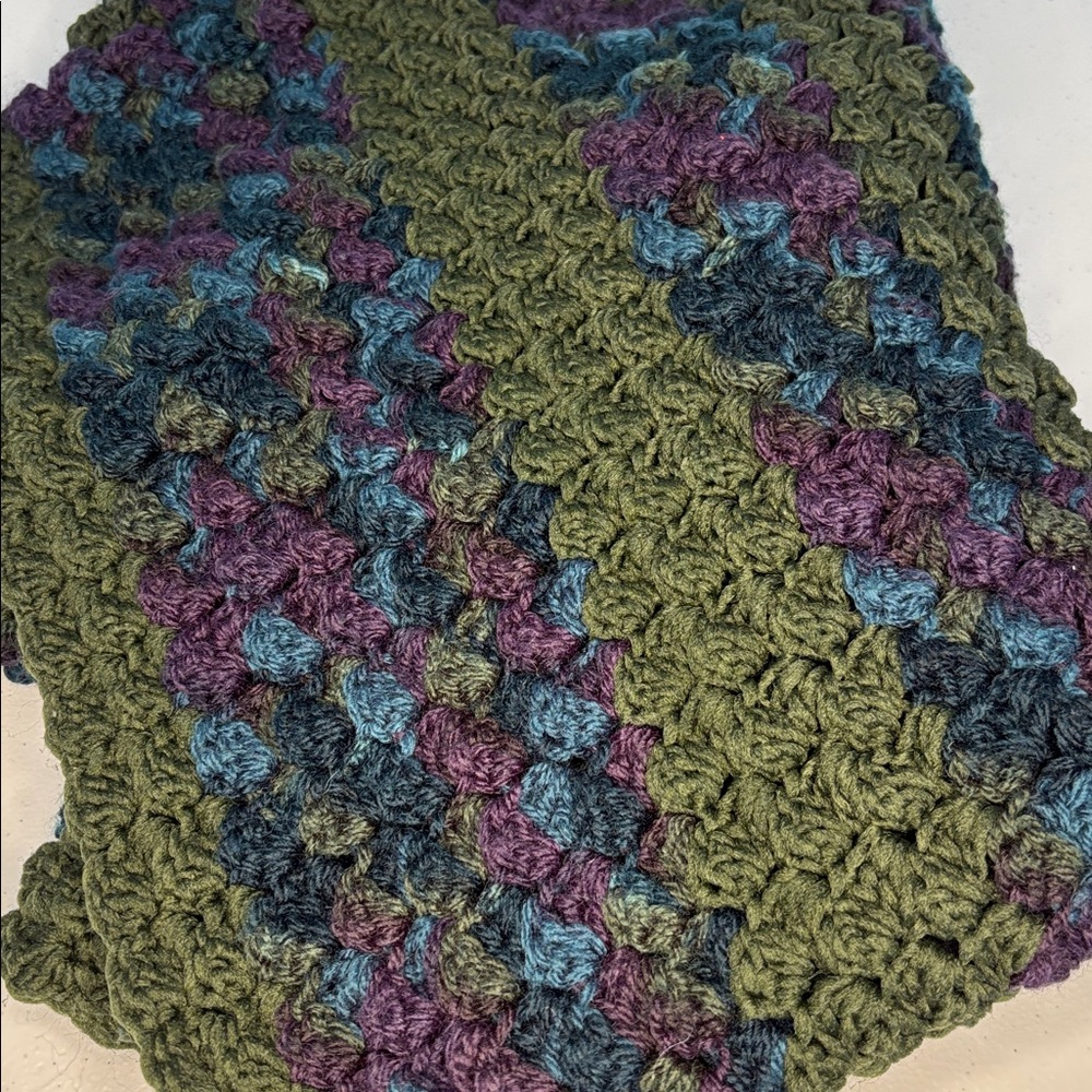HANDKNIT vintage Cozy Knit lap Blanket loose knit baby blanket green blue small - Picture 11 of 11